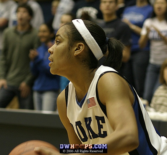 Lindsey Harding looks to pass