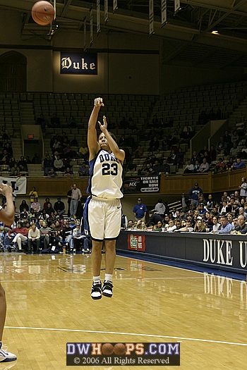 Perfect form from Wanisha Smith, for 3