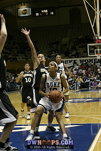 Lindsey Harding pulls up for a shot