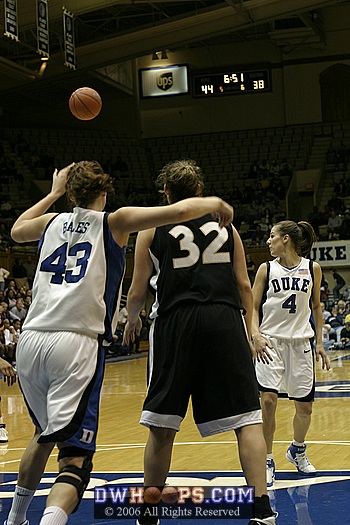 Tough "D" from Alison Bales forces the ball back out of the post (3 of 3)